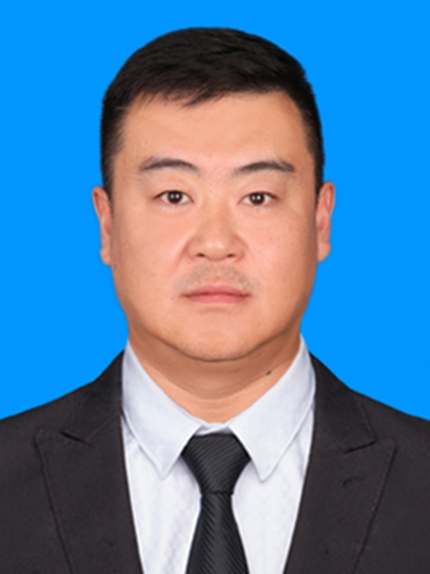 朱  辉